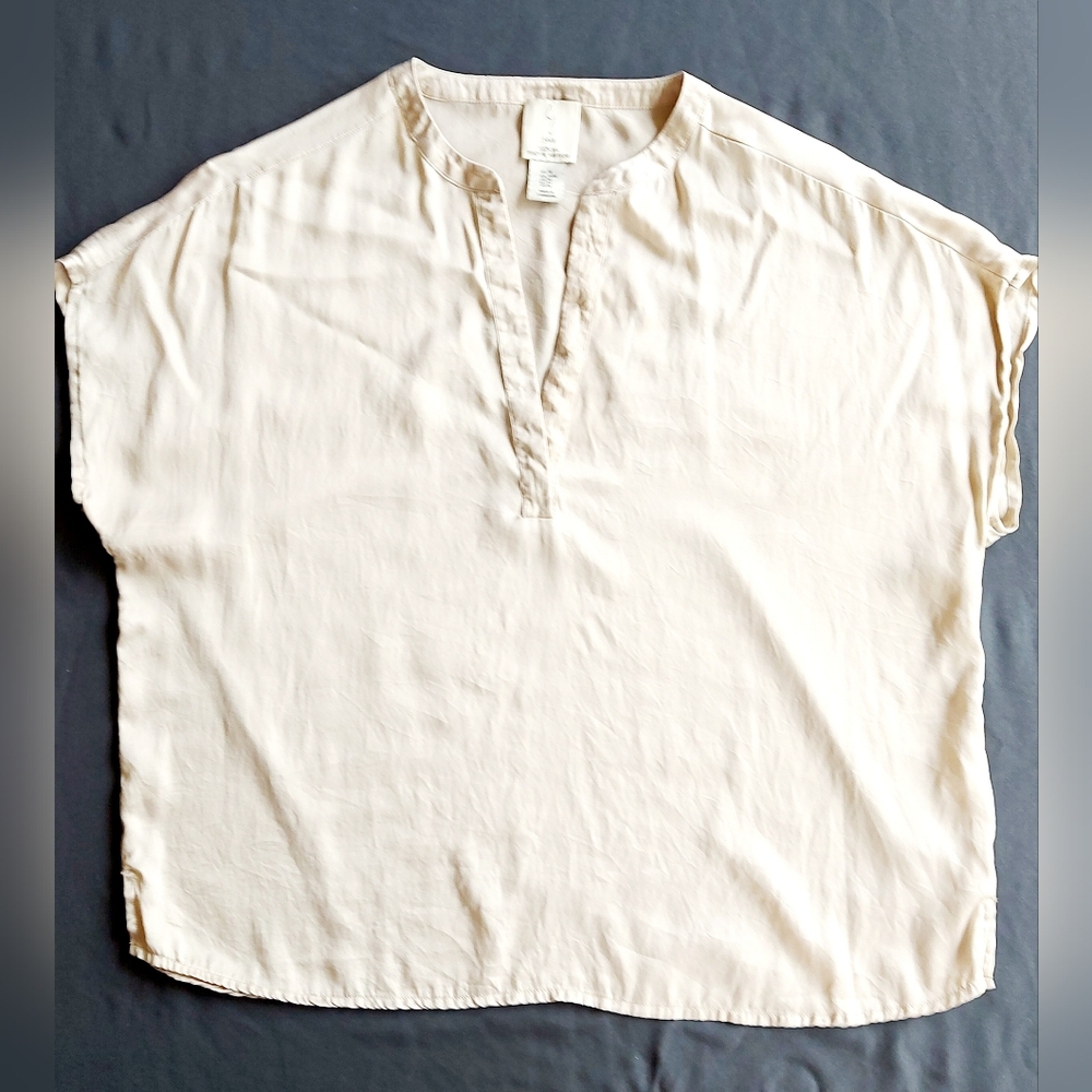 Women's blouse by the American brand Joie — 100% silk